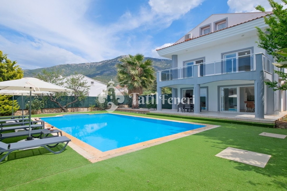 Villa Elisa 2