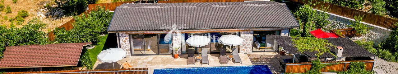 Villa Aqua Stone