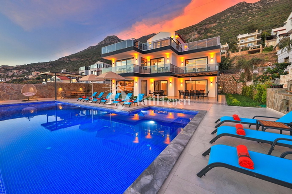 Villa July