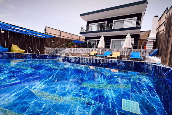 Villa Powder